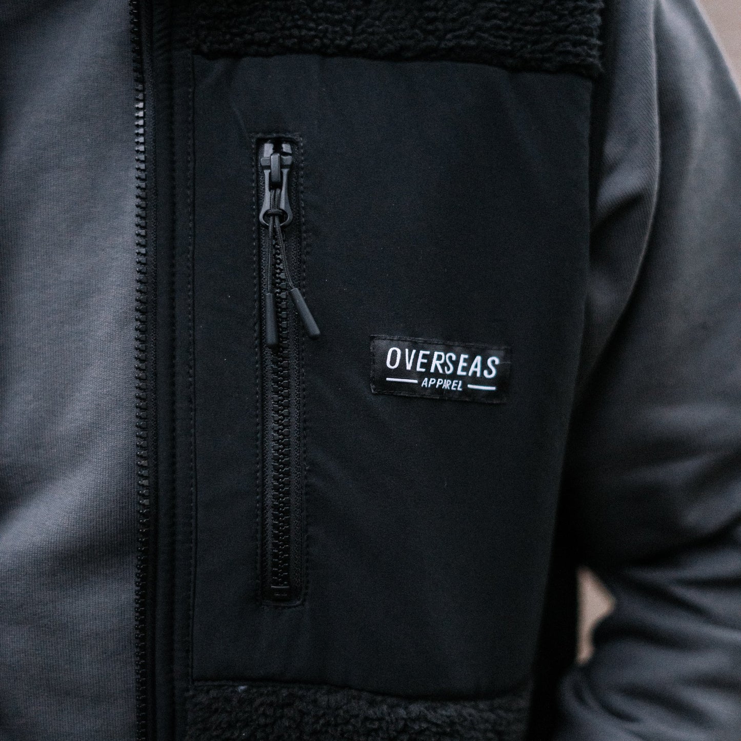 Voyage 24 Black Sherpa Gillet